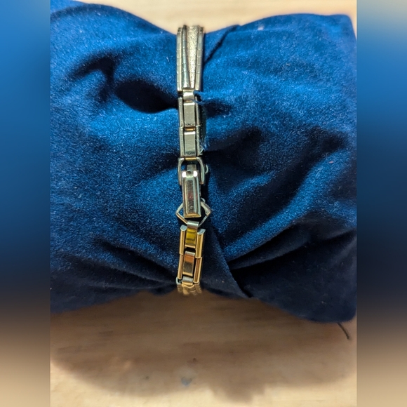 (997)VINTAGE Caravelle Ladies Automátic Watch by Bulova 10K Gold Plated… - Picture 5 of 16